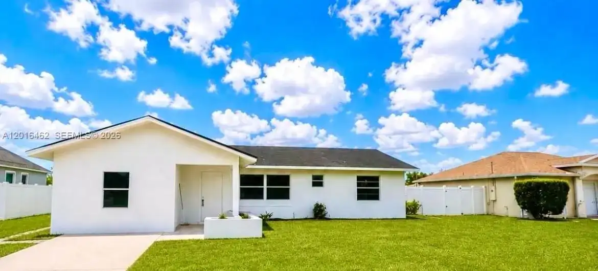 2351 SW Chestnut Ln, Port St. Lucie FL 34953 photo 2