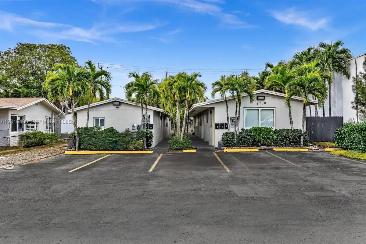 2140 NW 29th St, Oakland Park FL 33311