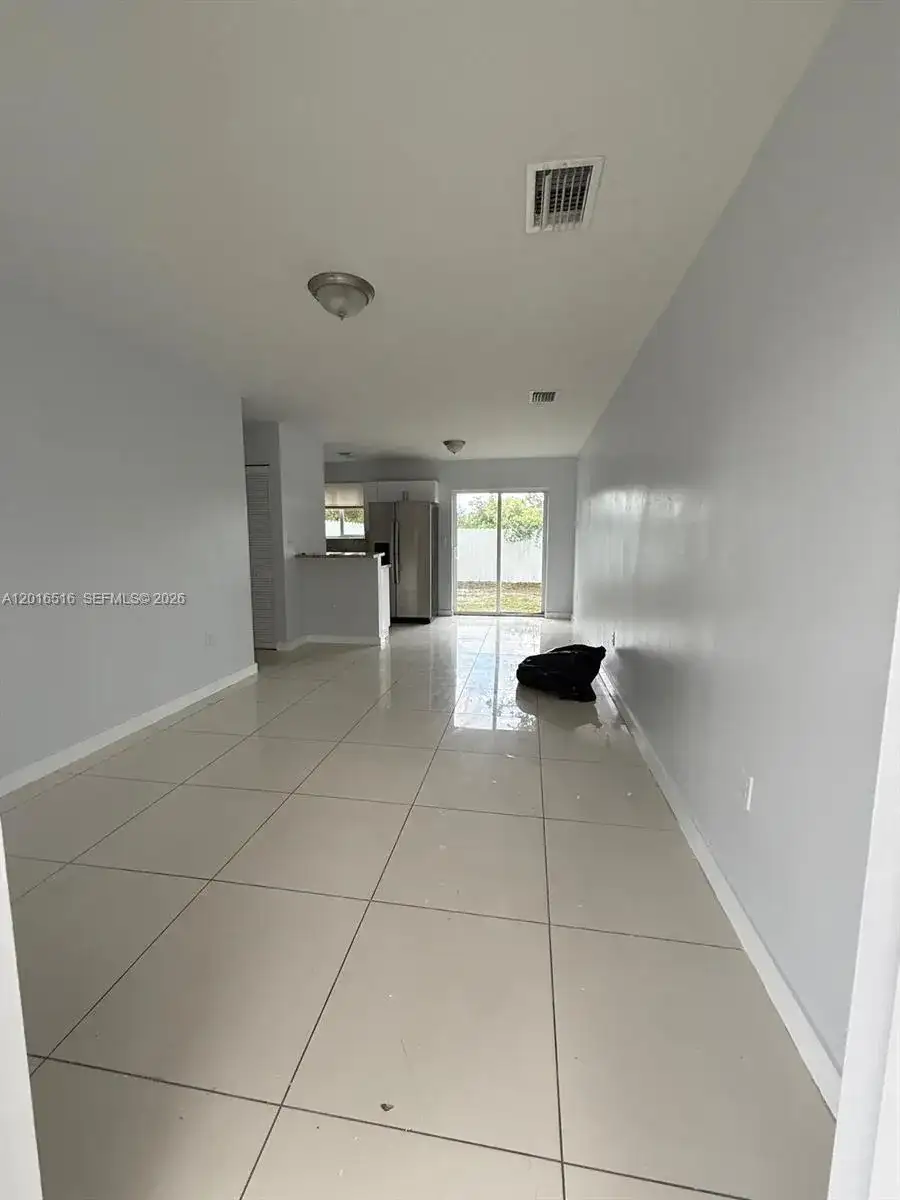2121-2125 NW 72nd St, Miami FL 33147 photo 4