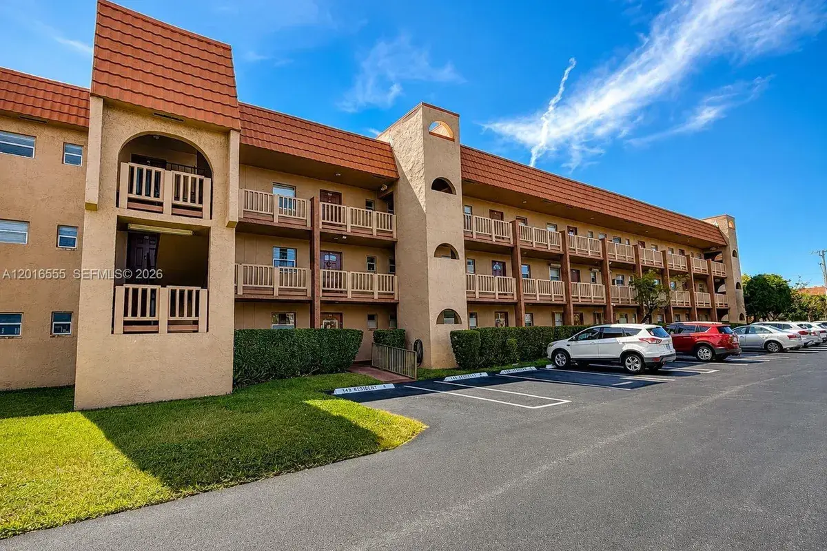 9800 Sunrise Lakes Blvd # 202, Sunrise FL 33322