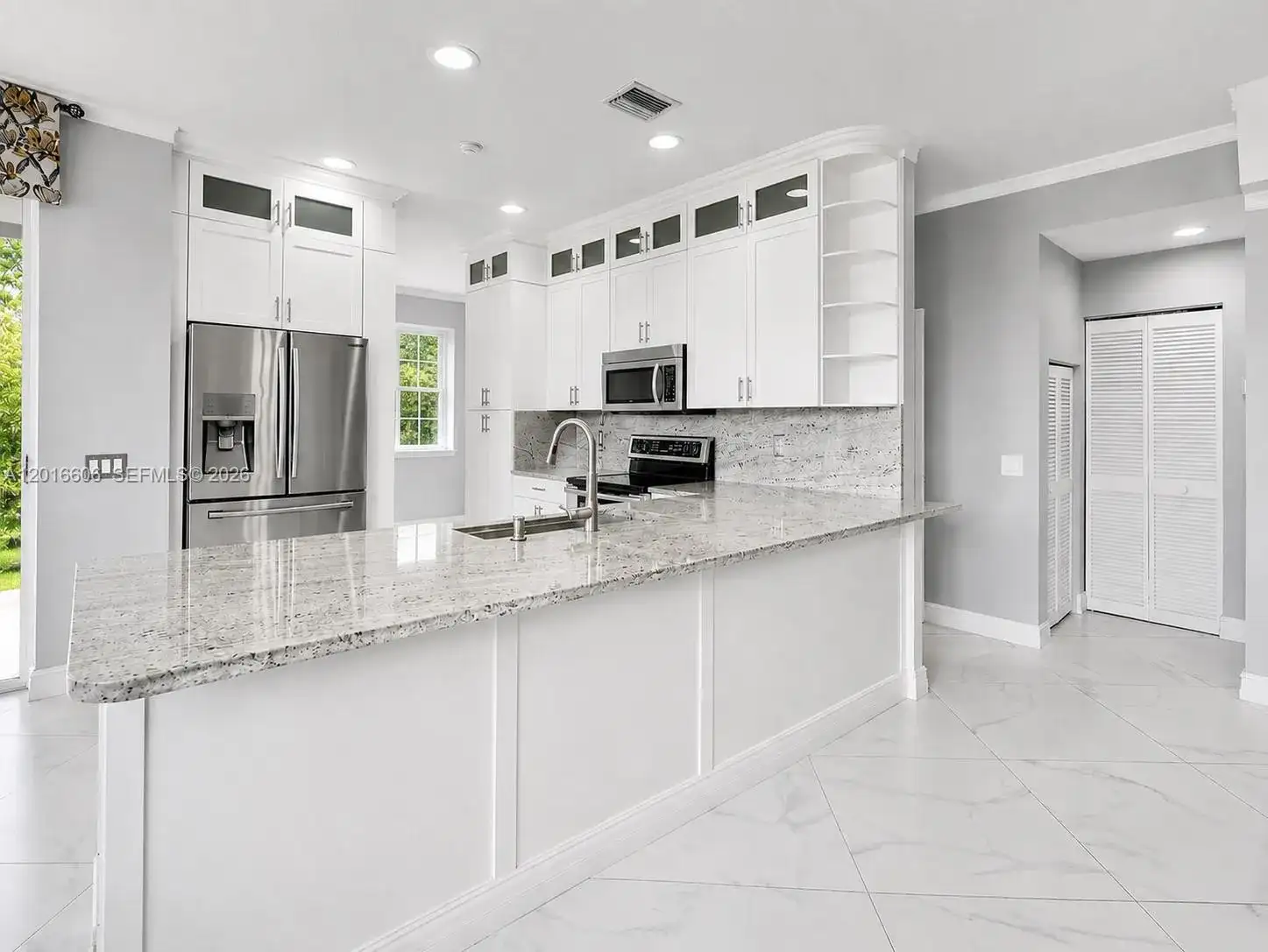 963 Falling Water Rd, Weston FL 33326 photo 4