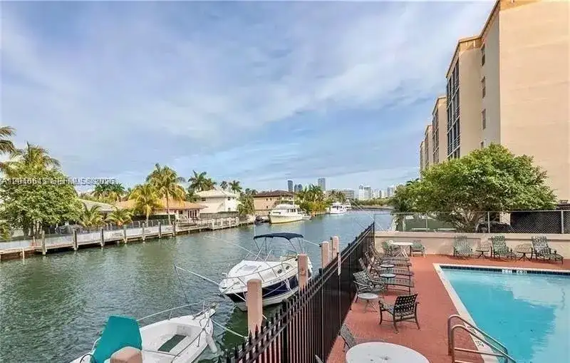 2903 N Miami Beach Blvd # 906, North Miami Beach FL 33160 photo 2