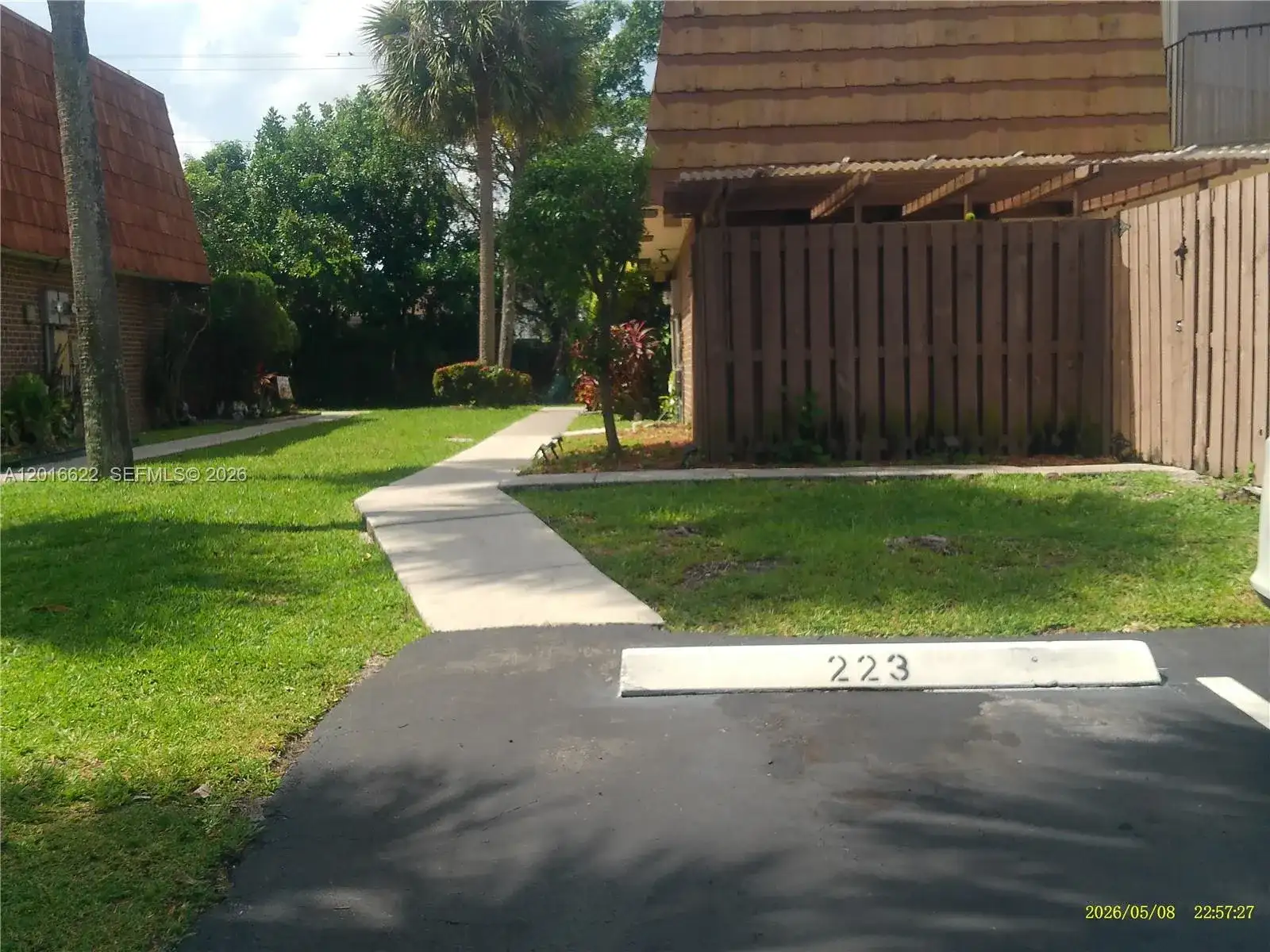 8172 S Coral Circle, North Lauderdale FL 33068 photo 2