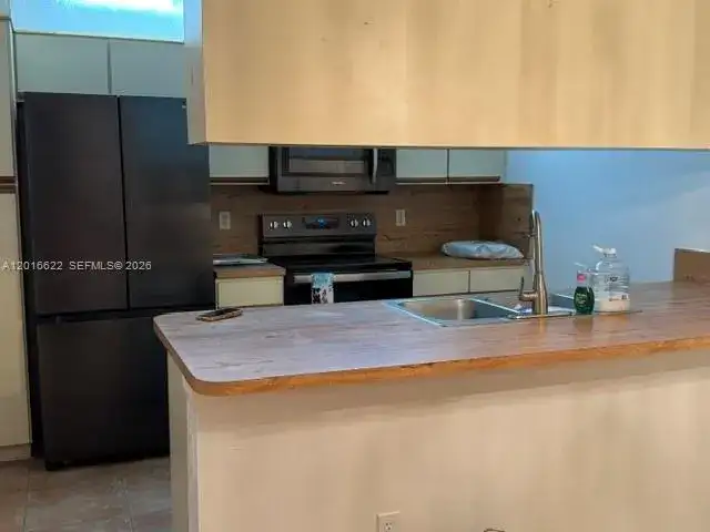8172 S Coral Circle, North Lauderdale FL 33068 photo 5