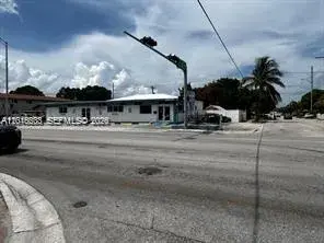 918 E 2nd Ave, Hialeah FL 33010
