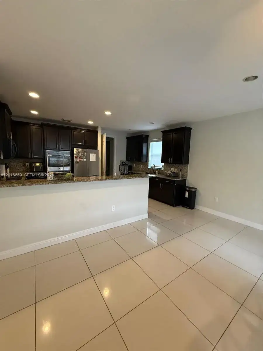 9845 NW 86th Ter, Doral FL 33178 photo 3