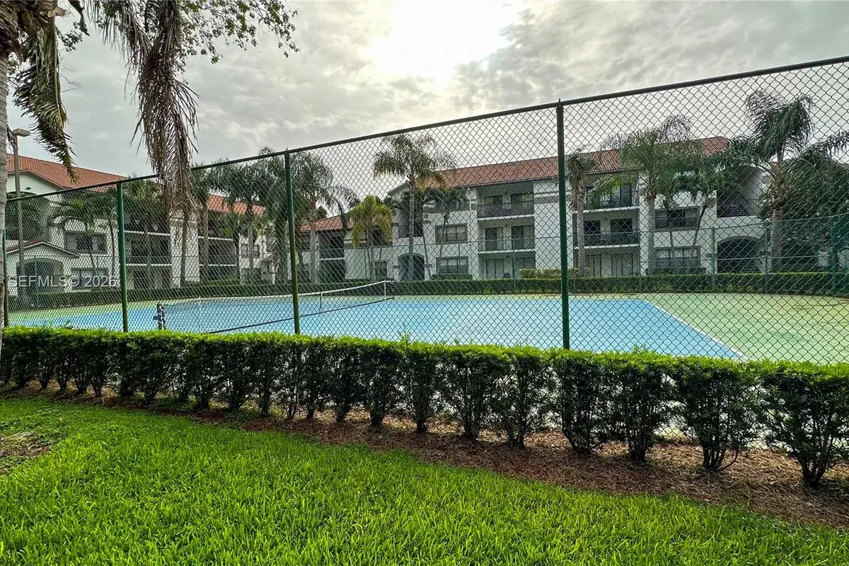 530 S Park Rd # 11, Hollywood FL 33021