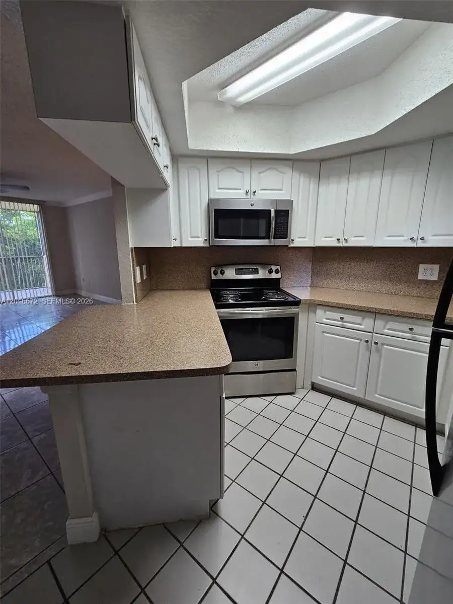 8245 Lake Dr # 401, Doral FL 33166 photo 2