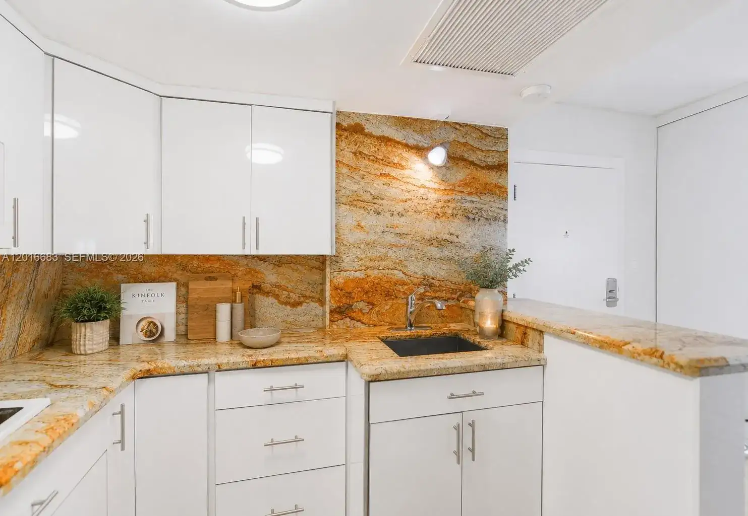 19201 Collins Ave # 609, Sunny Isles Beach FL 33160 photo 3