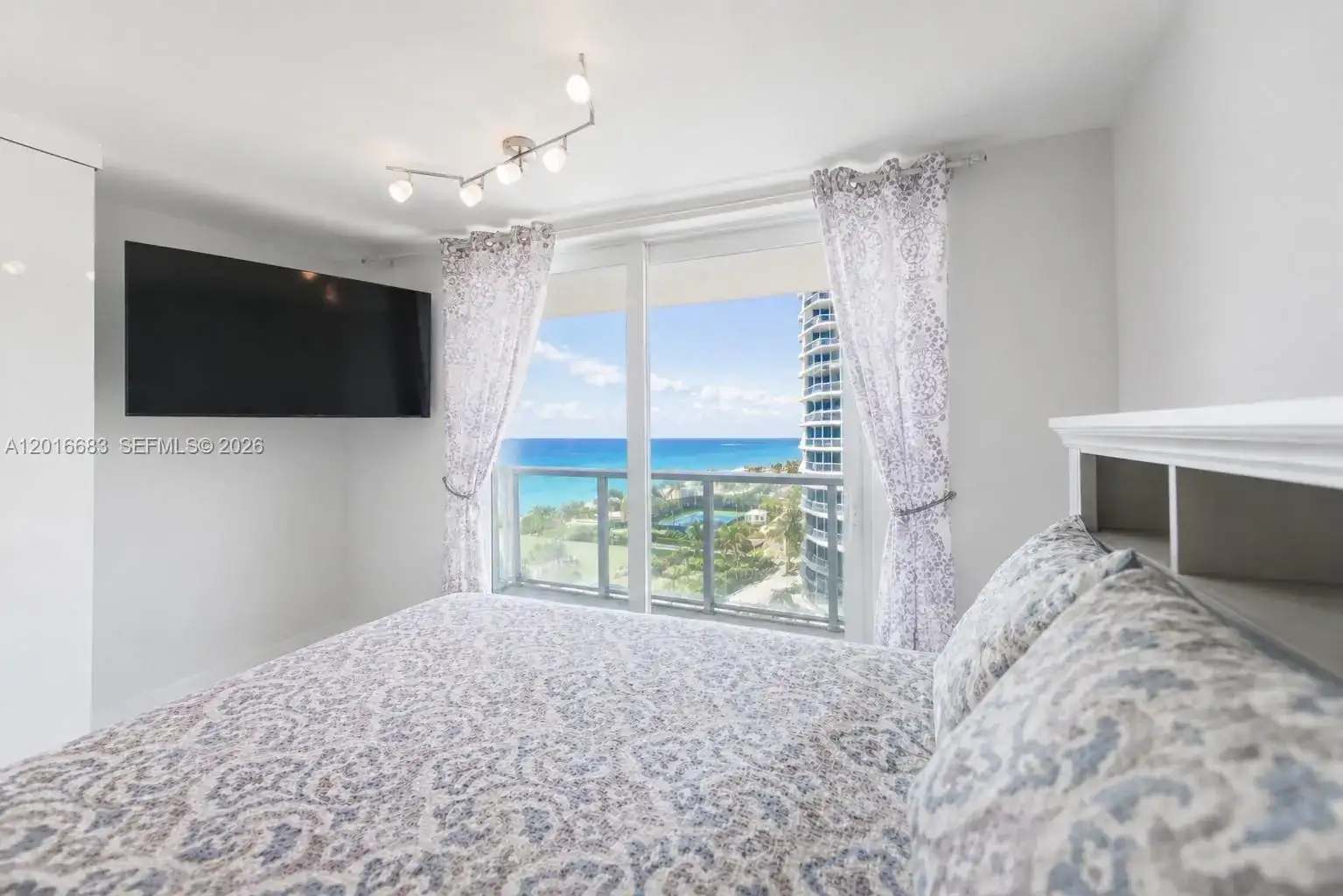 19201 Collins Ave # 609, Sunny Isles Beach FL 33160 photo 4