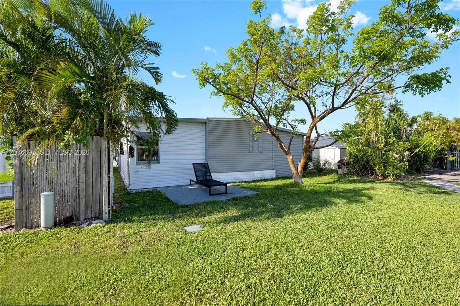 2148 SW 52nd St, Dania Beach FL 33312