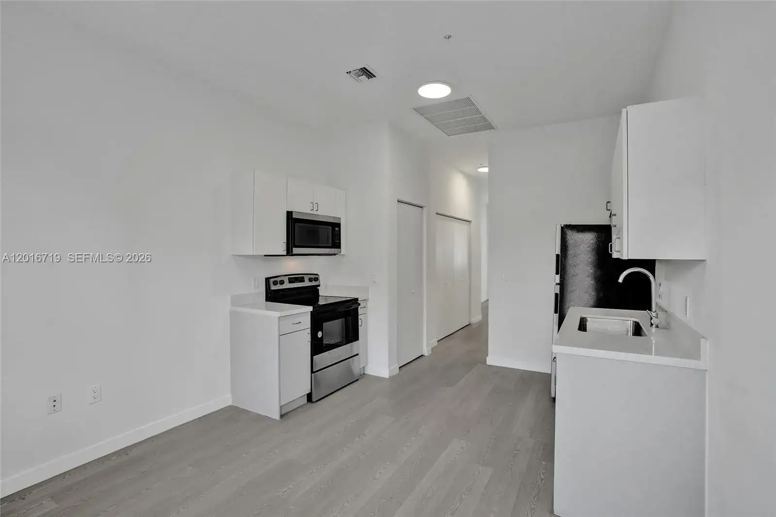 1567 NW 1st St # 2, Miami FL 33125 photo 3