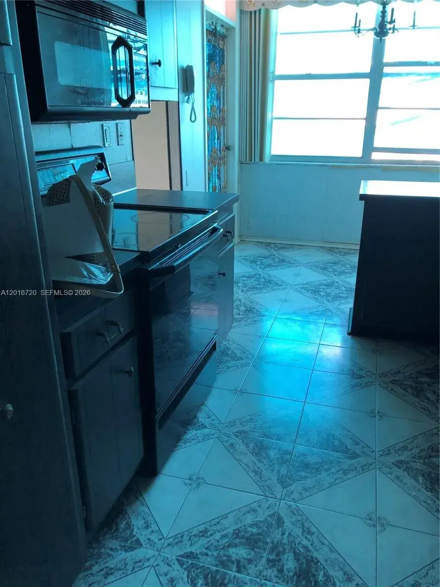18011 Biscayne Blvd # 1405, Aventura FL 33160