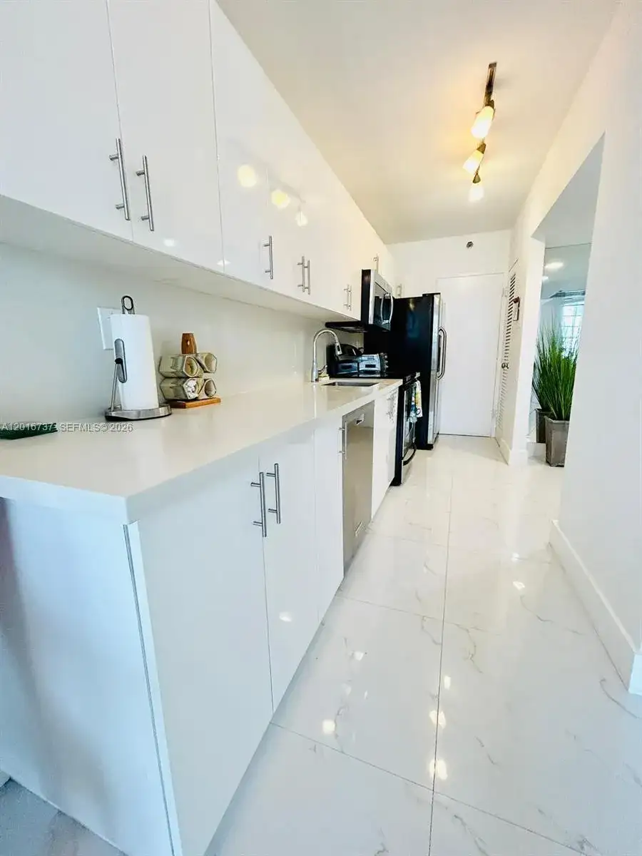 100 Lincoln Rd # 1526, Miami Beach FL 33139 photo 3