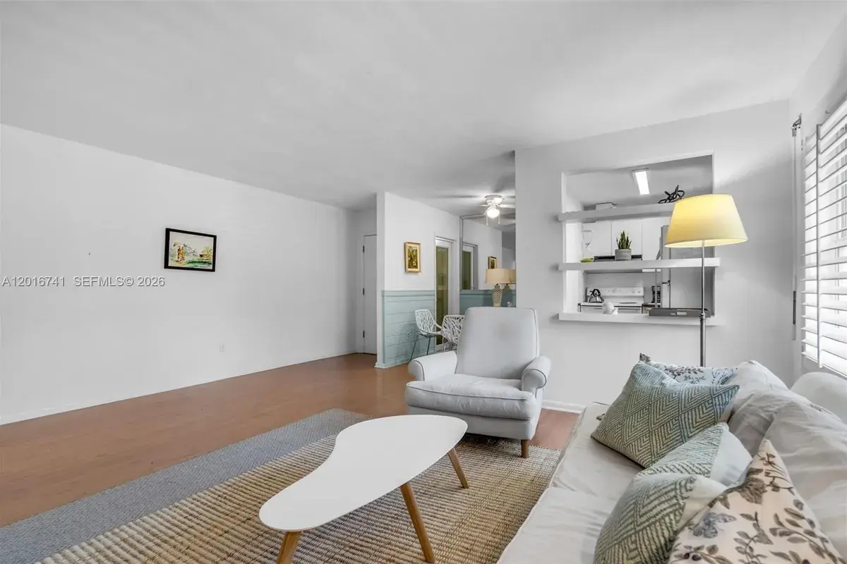 255 Sunrise Dr, Key Biscayne FL 33149