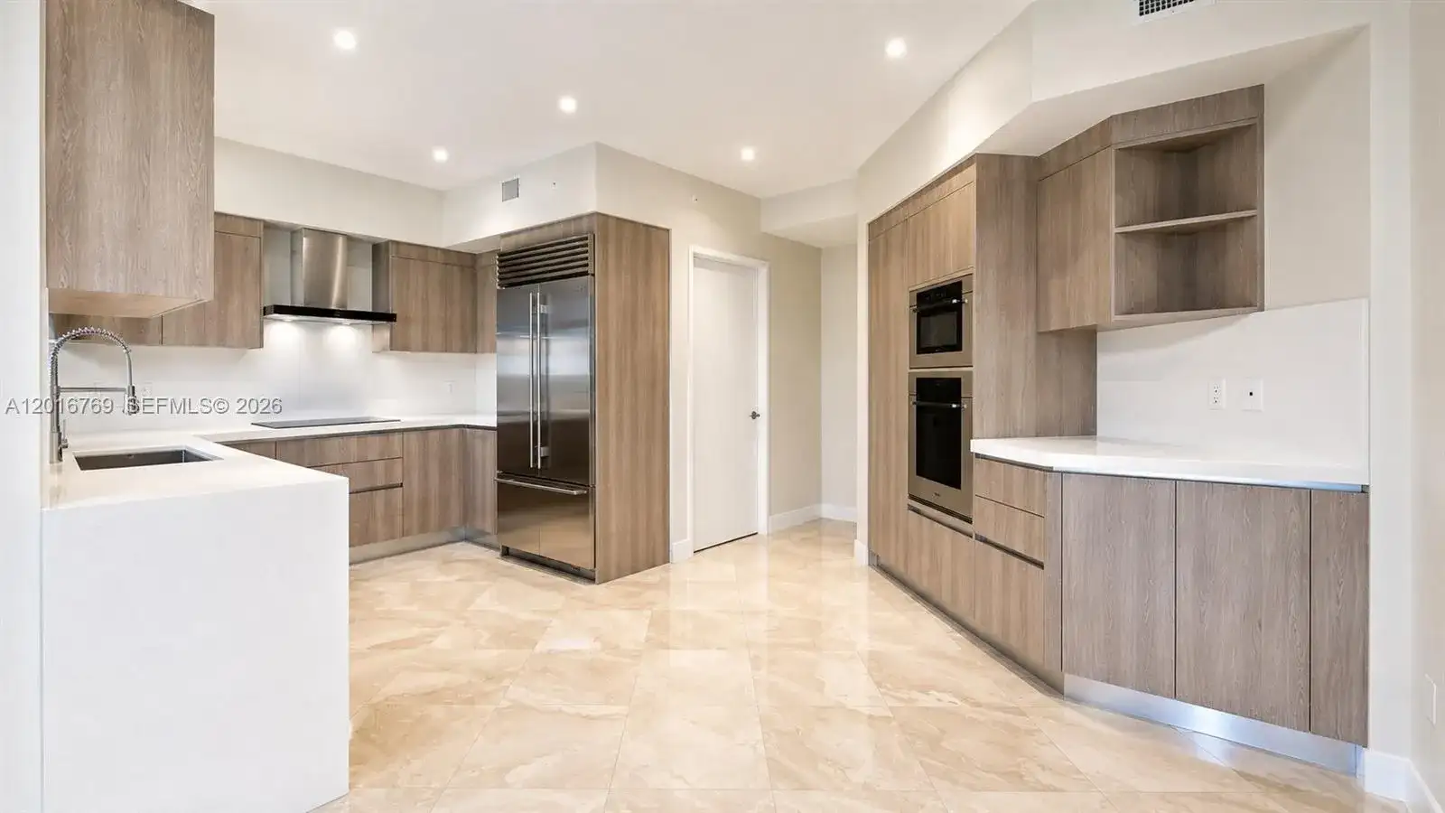 737 Crandon Blvd # 402, Key Biscayne FL 33149 photo 3