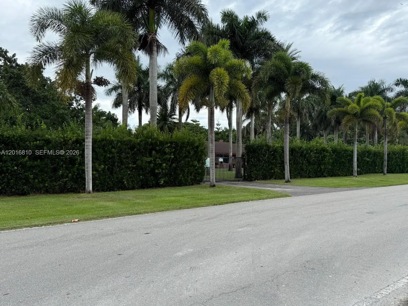 25945 SW 197th Ave, Homestead FL 33031 photo 2