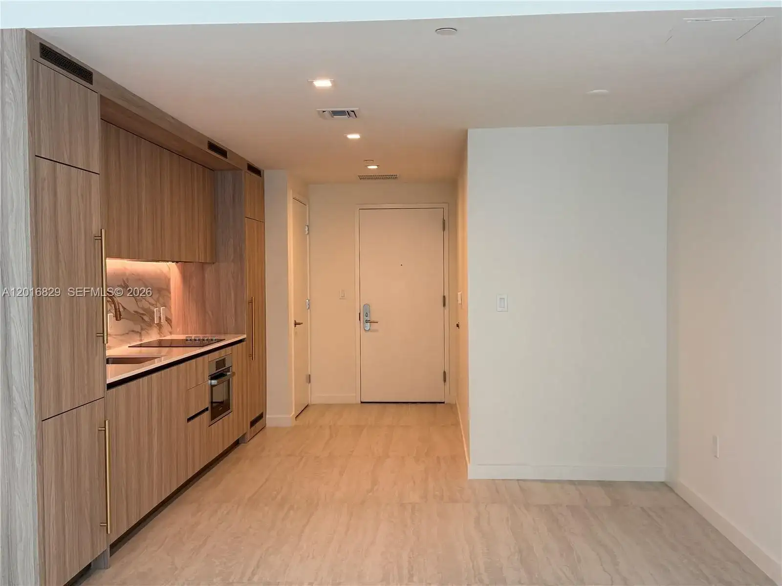 77 SE 5TH ST # 2010, Miami FL 33131 photo 3