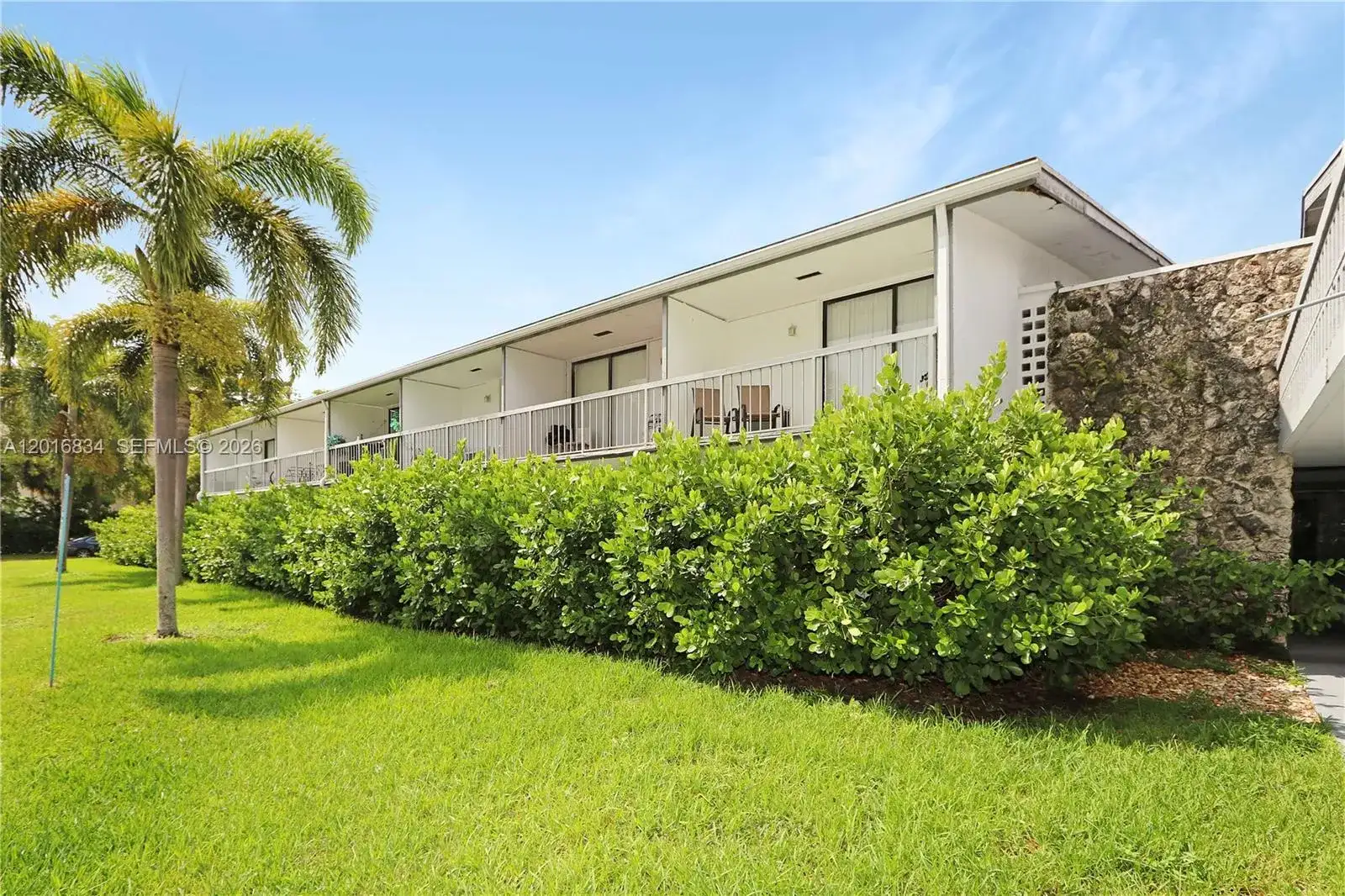 750 NE 195th St, Miami FL 33179 photo 3