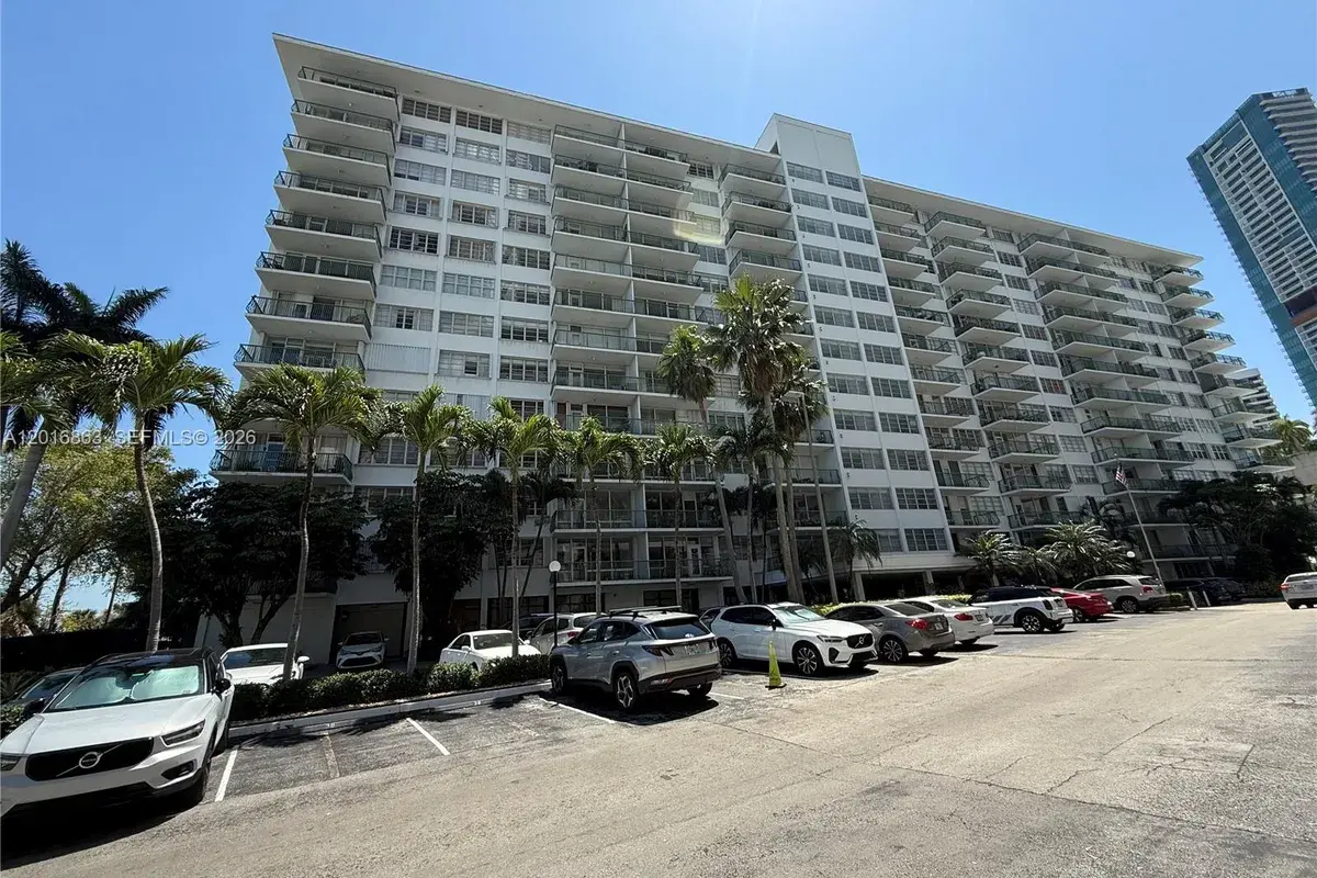 1408 Brickell Bay Dr # 213, Miami FL 33131