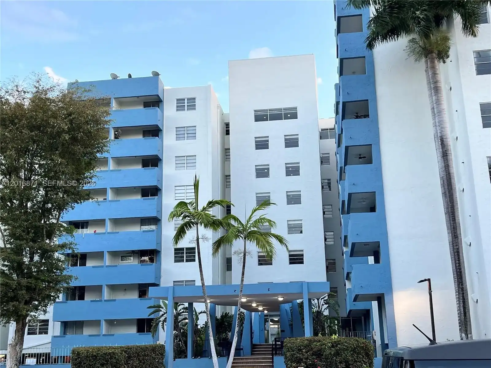 5050 NW 7th St # 220, Miami FL 33126