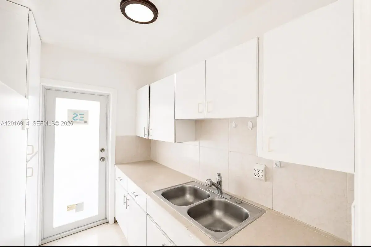 7271 Gary Ave # 25, Miami Beach FL 33141