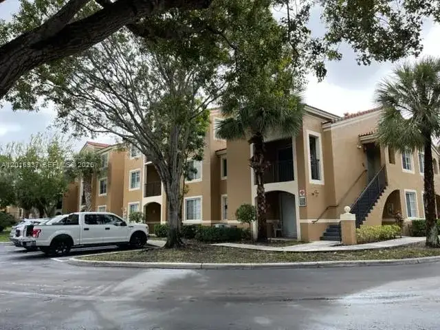 8000 N Nob Hill Rd # 206, Tamarac FL 33321 photo 2