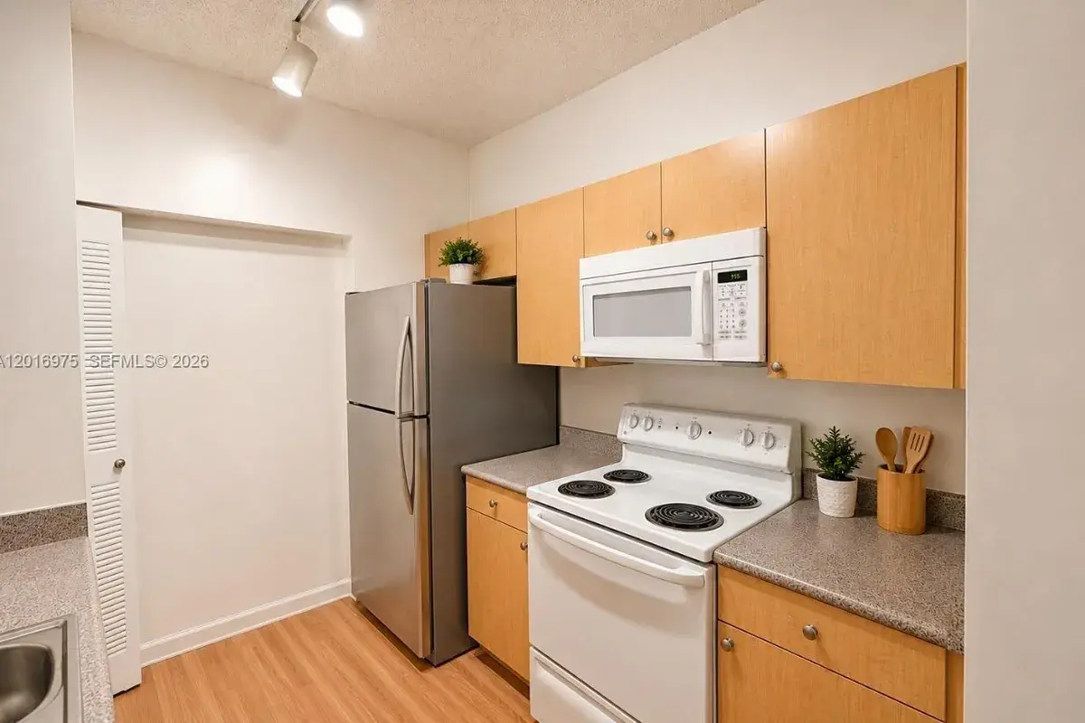 1919 Van Buren St # 115A, Hollywood FL 33020