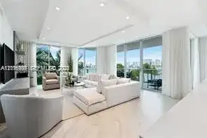 17111 Biscayne Blvd # 209, North Miami Beach FL 33160