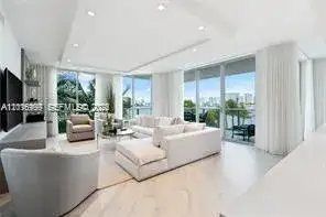 17111 Biscayne Blvd # 209, North Miami Beach FL 33160