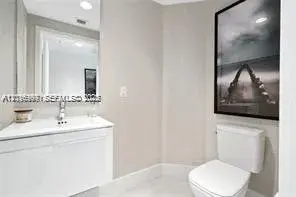 17111 Biscayne Blvd # 209, North Miami Beach FL 33160