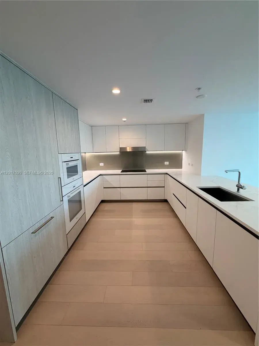 9221 E Bay Harbor Dr # 309, Bay Harbor Islands FL 33154