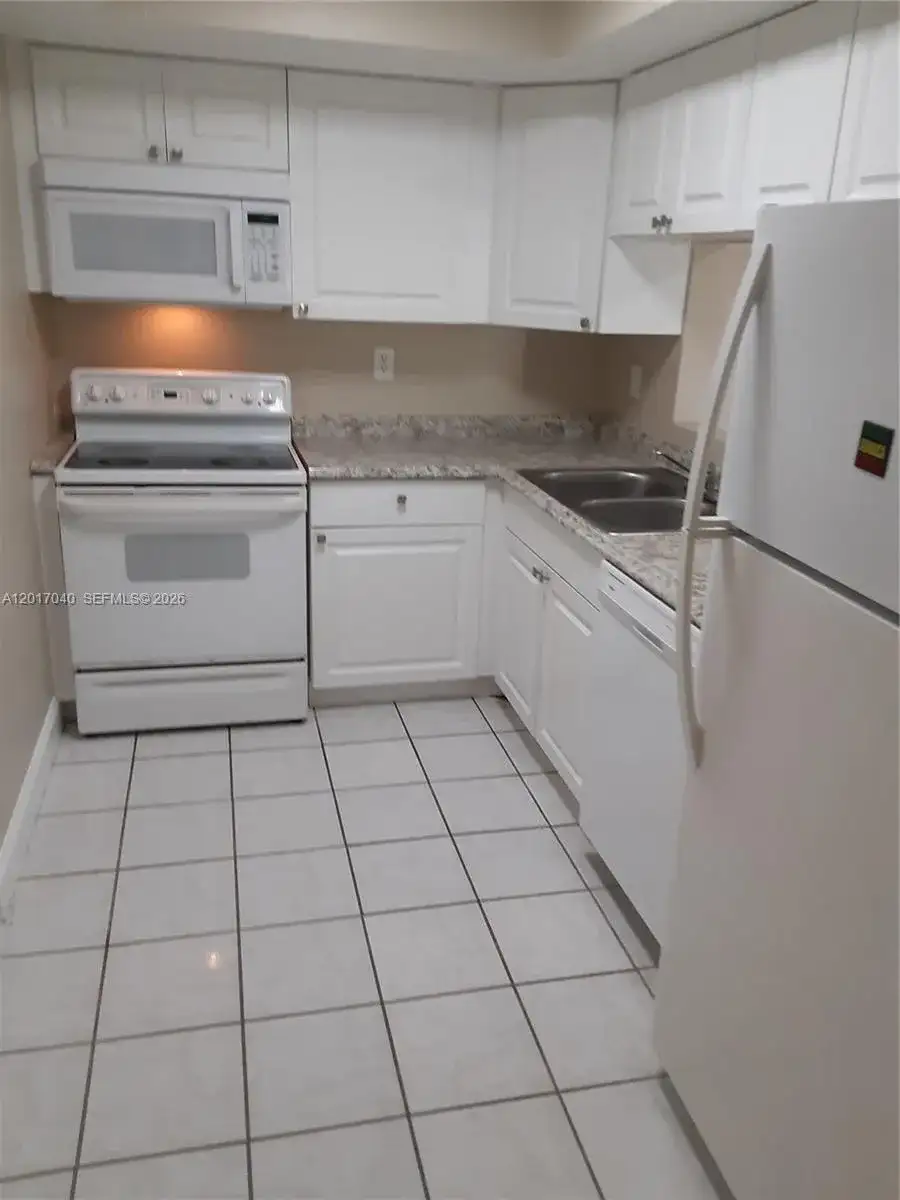 2713 NW 47th Ter # 504, Lauderdale Lakes FL 33313 photo 3