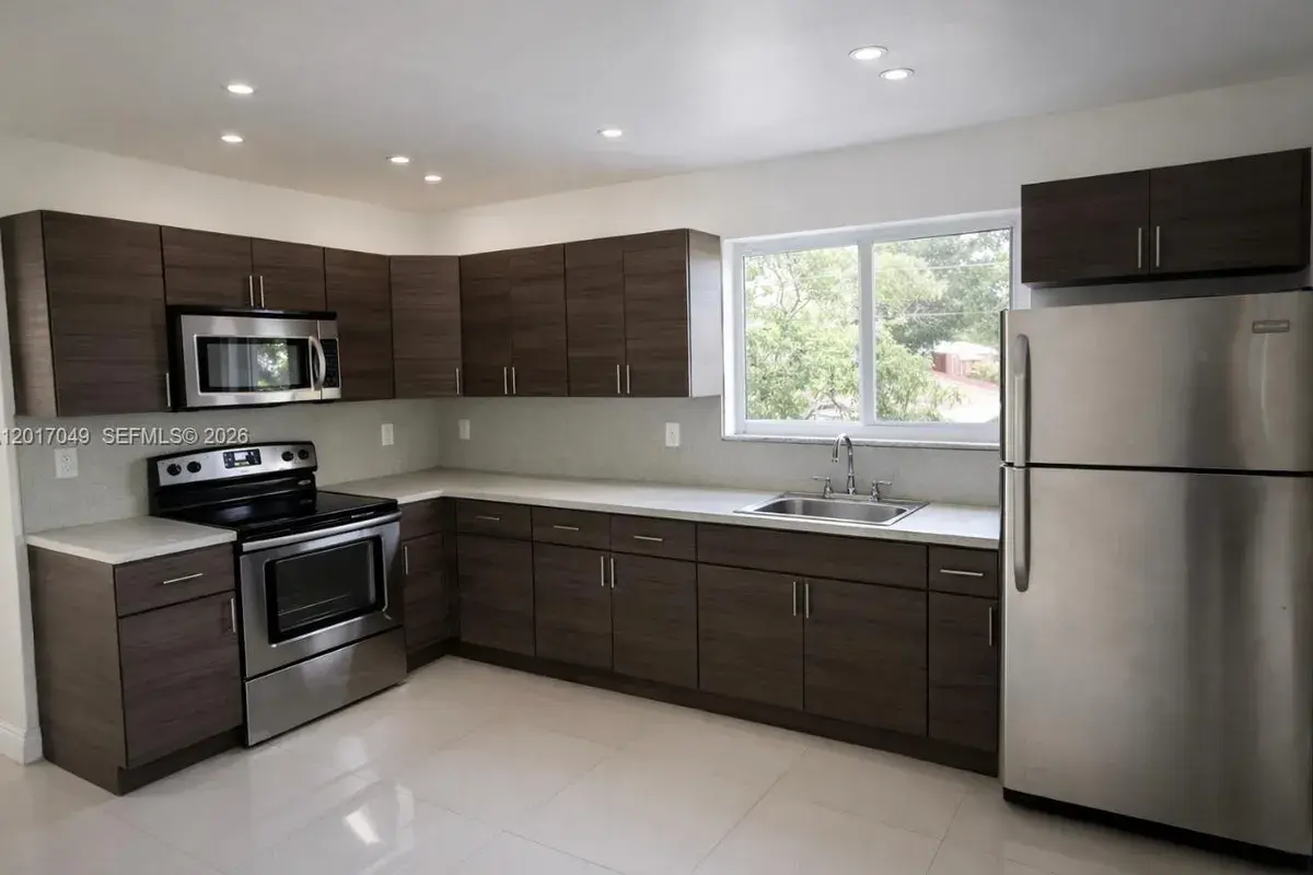 552 NE 61st St # 4, Miami FL 33137