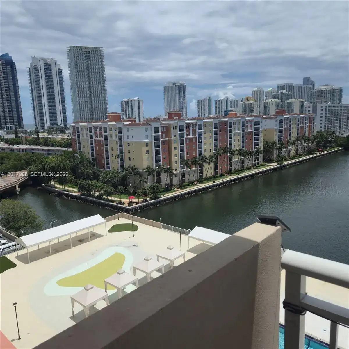 250 174th St # 1020, Sunny Isles Beach FL 33160 photo 3