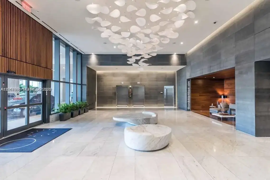 68 SE 6th St # 2510, Miami FL 33131 photo 3