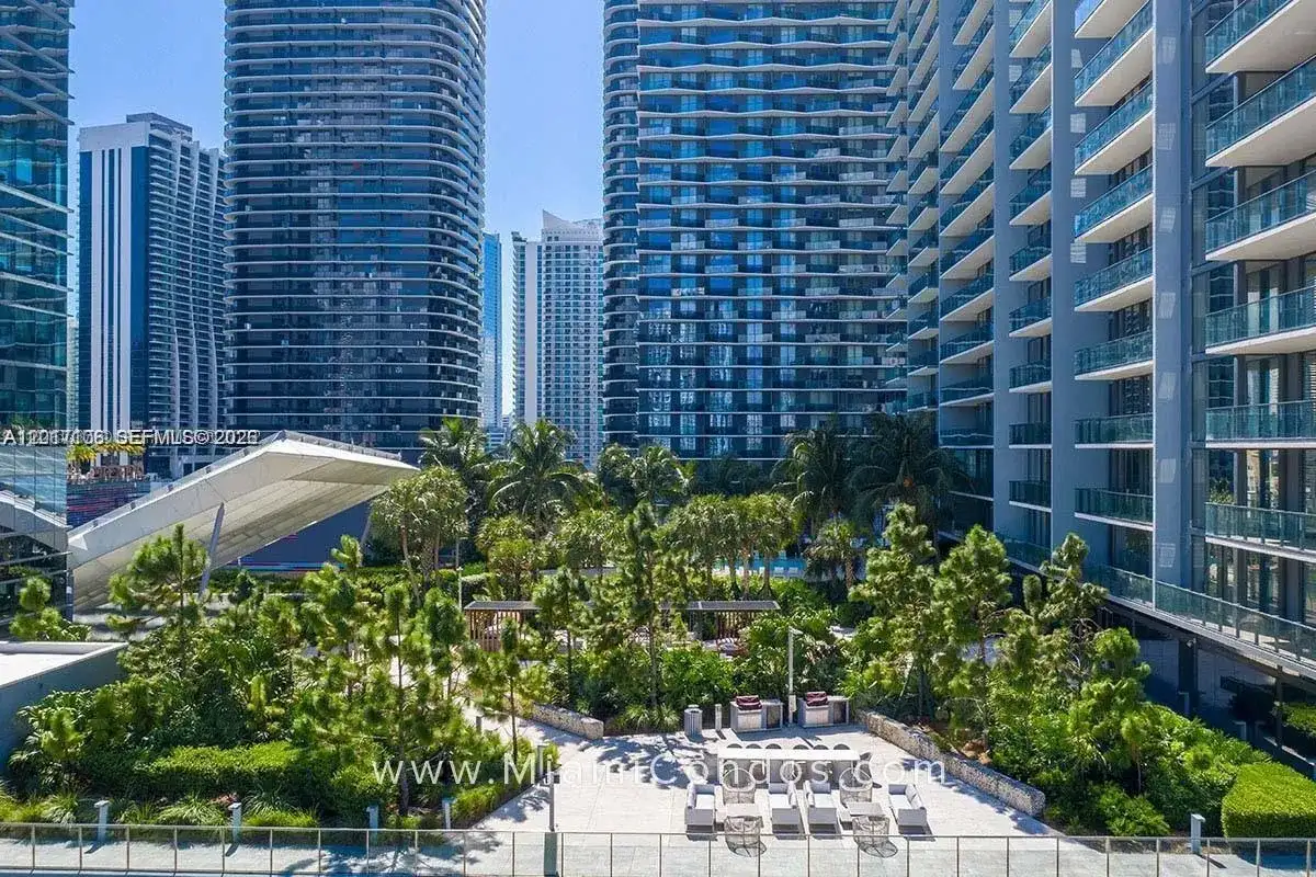 68 SE 6th St # 2510, Miami FL 33131 photo 5