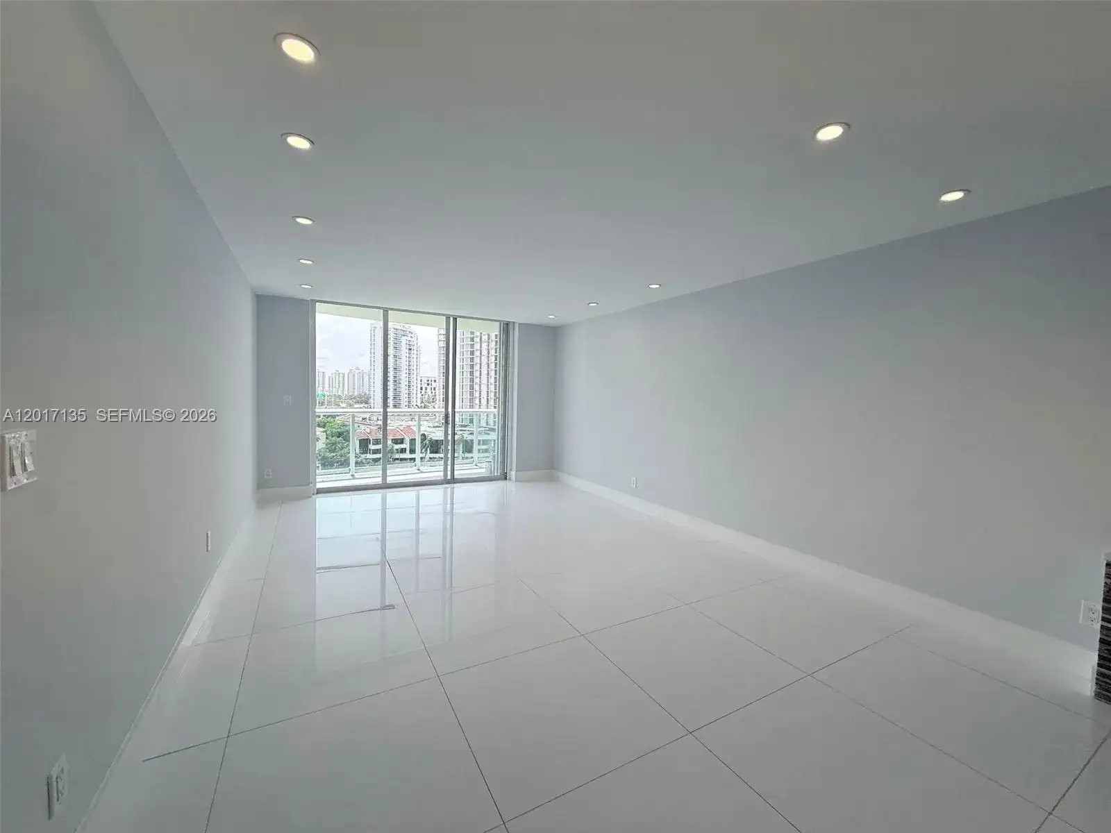 19390 Collins Ave # 907, Sunny Isles Beach FL 33160 photo 5