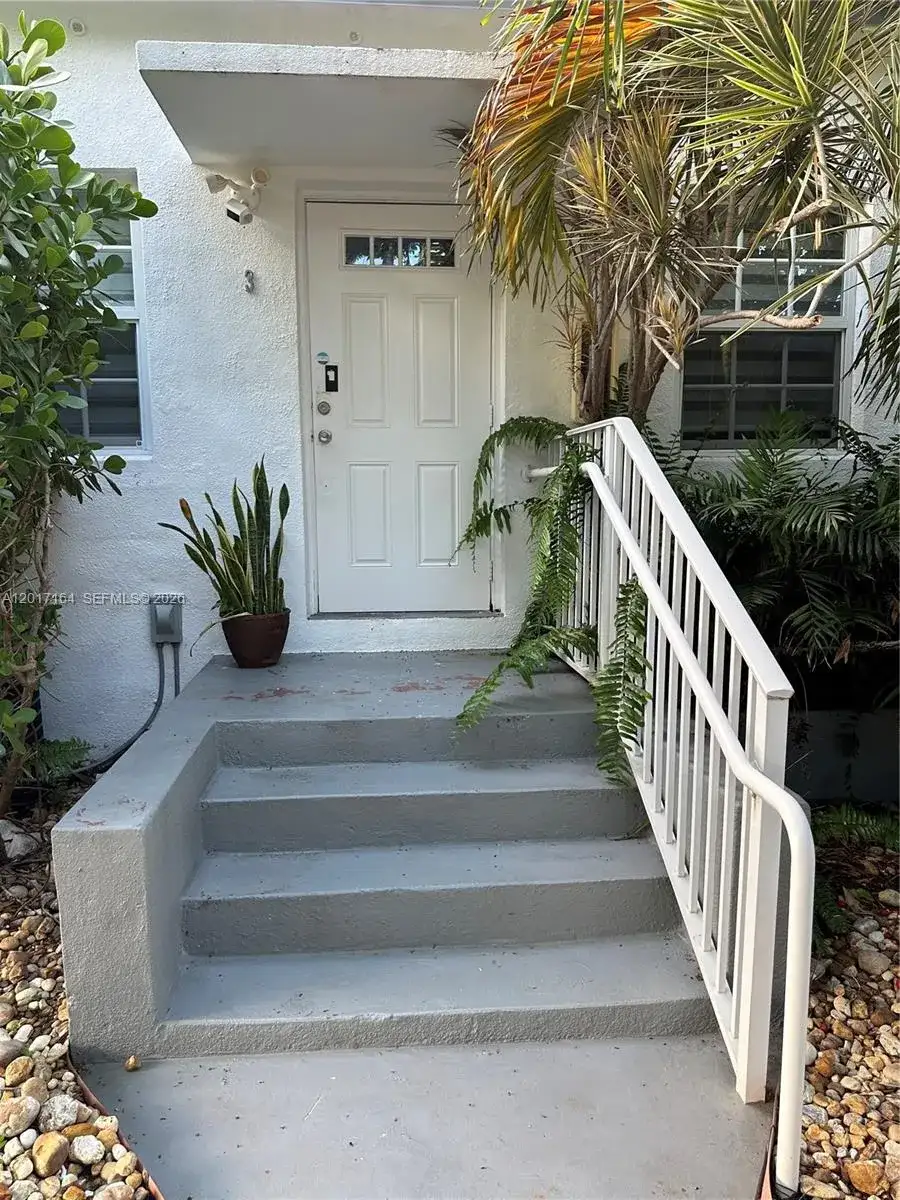 8401 Crespi Blvd # 3, Miami Beach FL 33141 photo 2