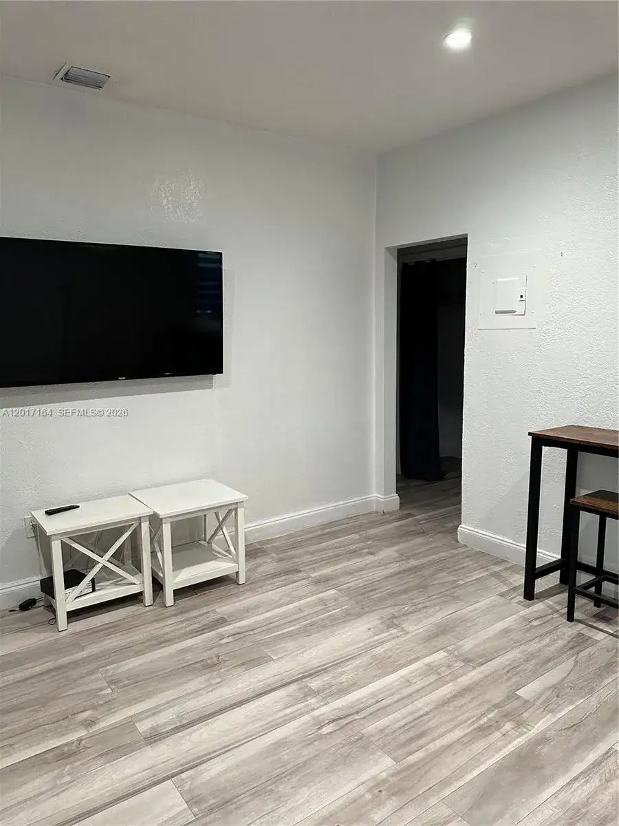 8401 Crespi Blvd # 3, Miami Beach FL 33141 photo 3