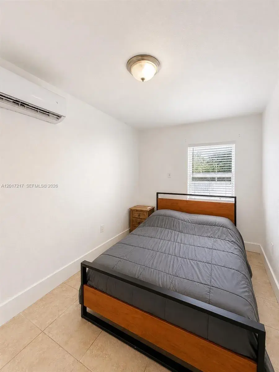 127 NW 47th Ter # N2, Miami FL 33127