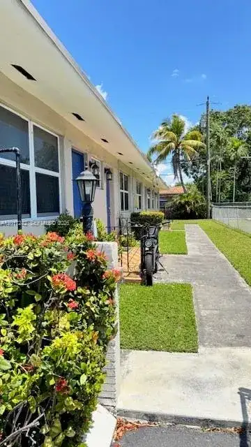 3085 W Flagler St # 2, Miami FL 33135 photo 2