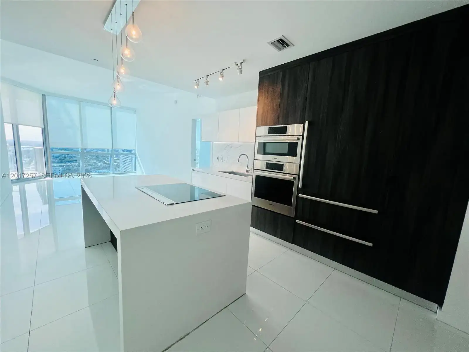 851 NE 1st Av # 2808, Miami FL 33132 photo 2