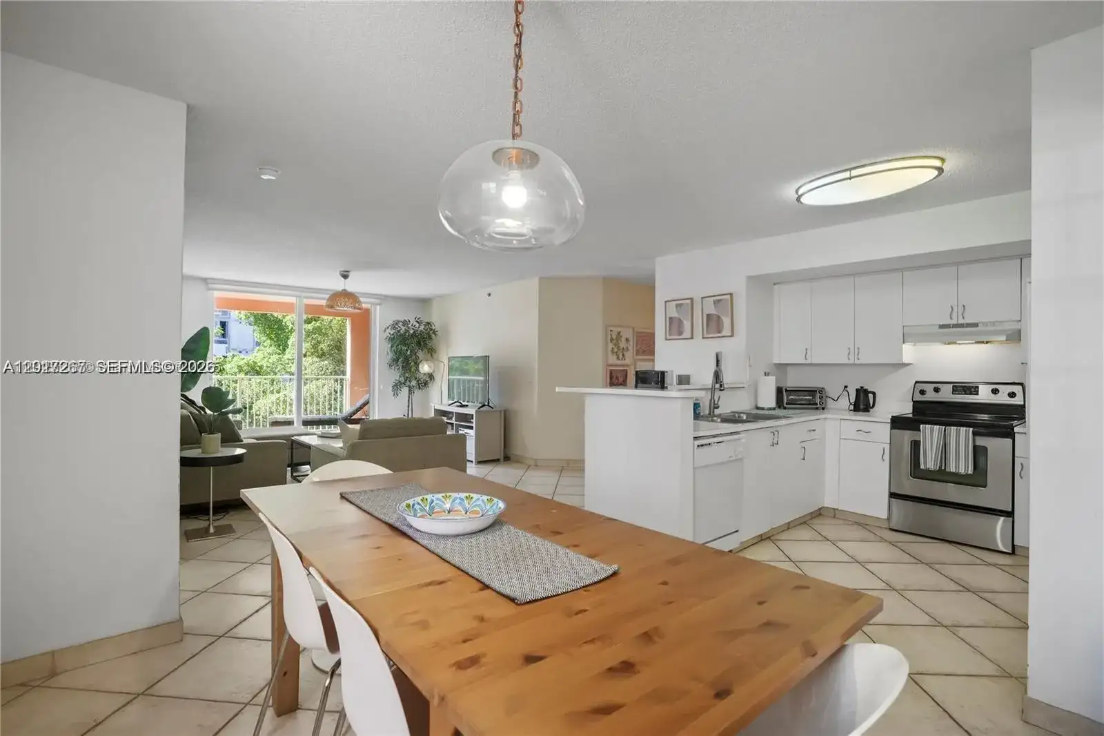 19555 E Country Club Dr # 8502, Aventura FL 33180 photo 2