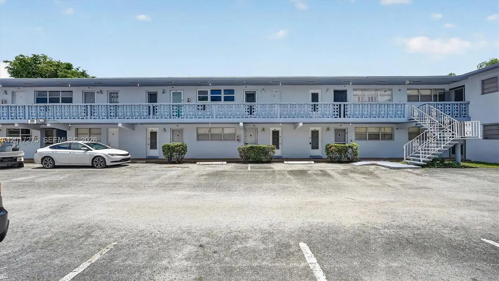 300 NE 191st St # 219, Miami FL 33179