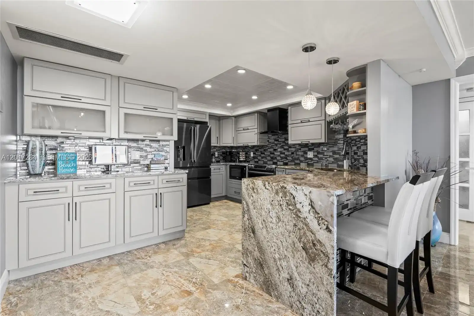 2425 Presidential Way, West Palm Beach FL 33401 photo 3