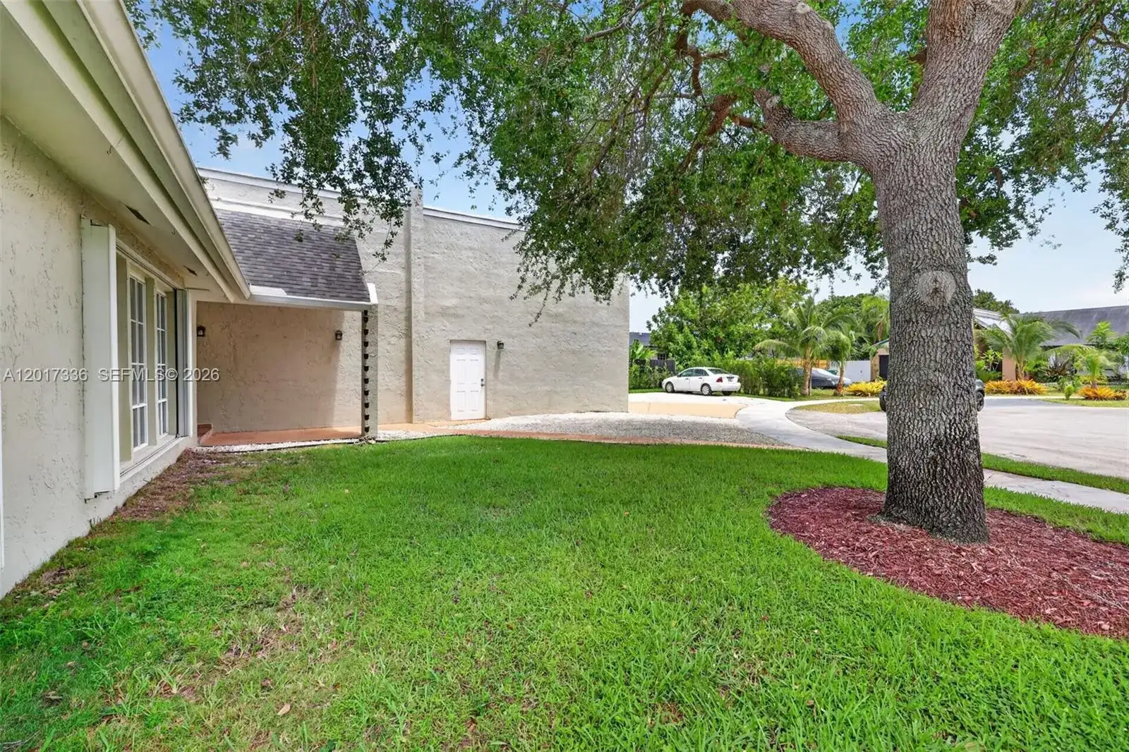 9315 SW 172nd Ter, Palmetto Bay FL 33157 photo 2