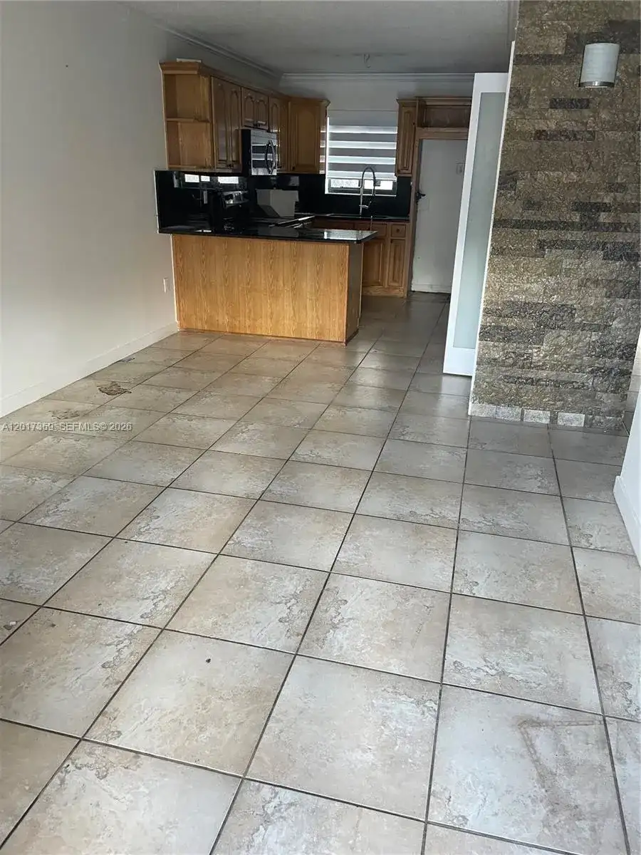 2332 W 56th St # 7, Hialeah FL 33016 photo 4