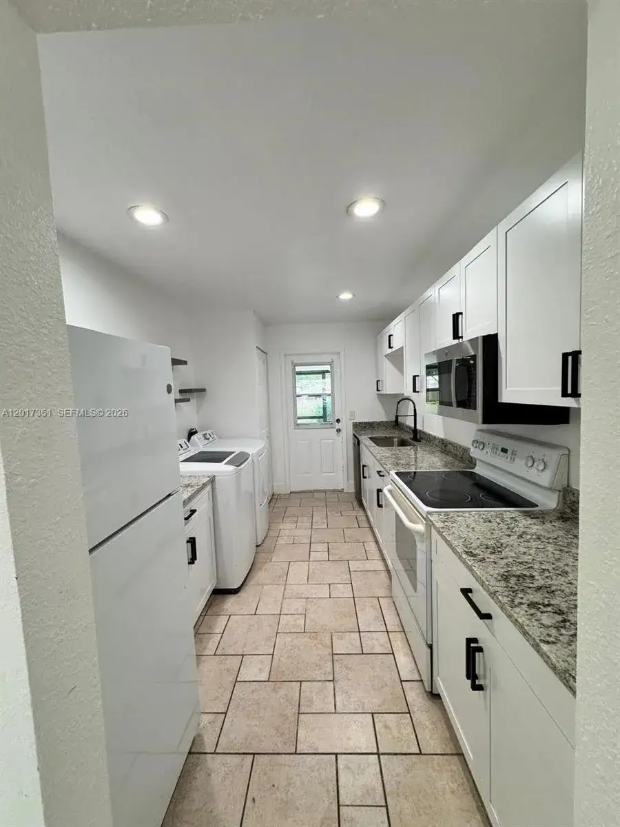 725 NorthLake Blvd # 4, Other City - In The State Of Florida FL 32701