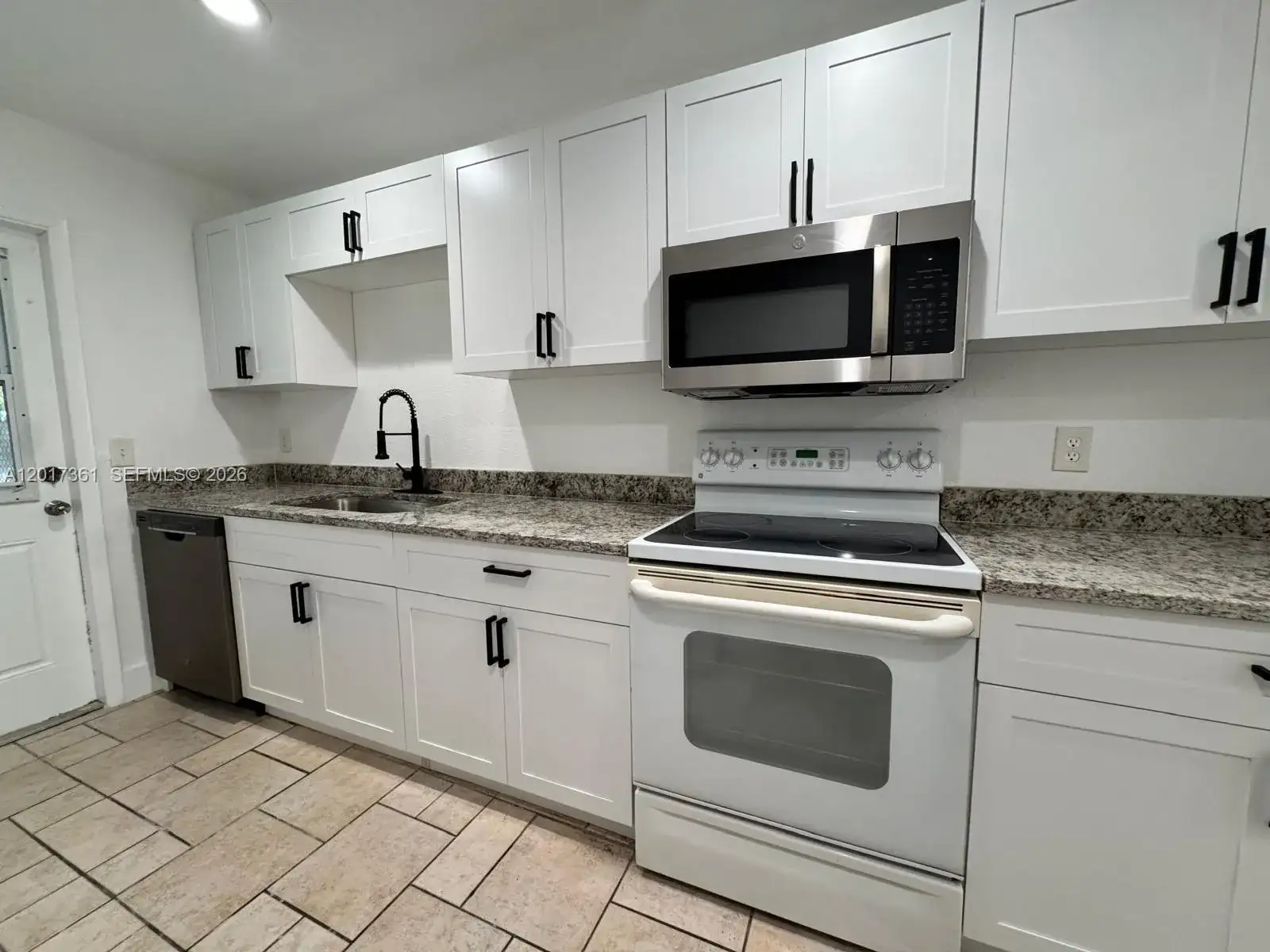 725 NorthLake Blvd # 4, Other City - In The State Of Florida FL 32701 photo 2